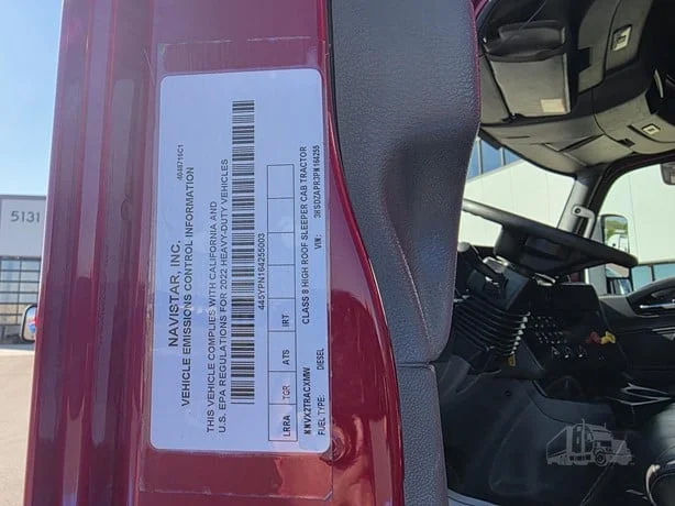 2023 International LT - image 18