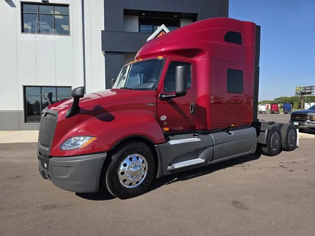 2023 International LT in MN