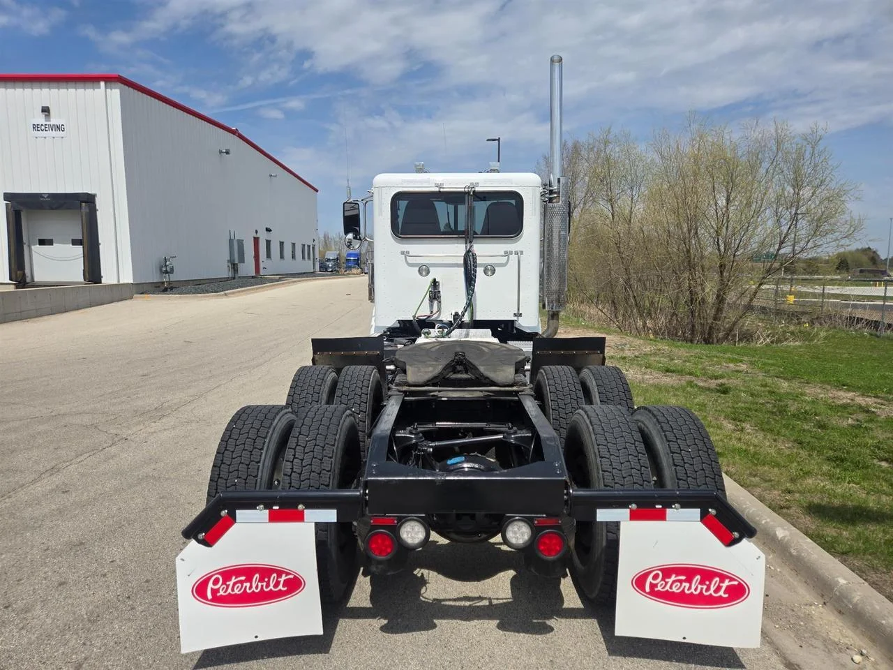 2021 Peterbilt 389 in Eau Claire, WI — photo 4