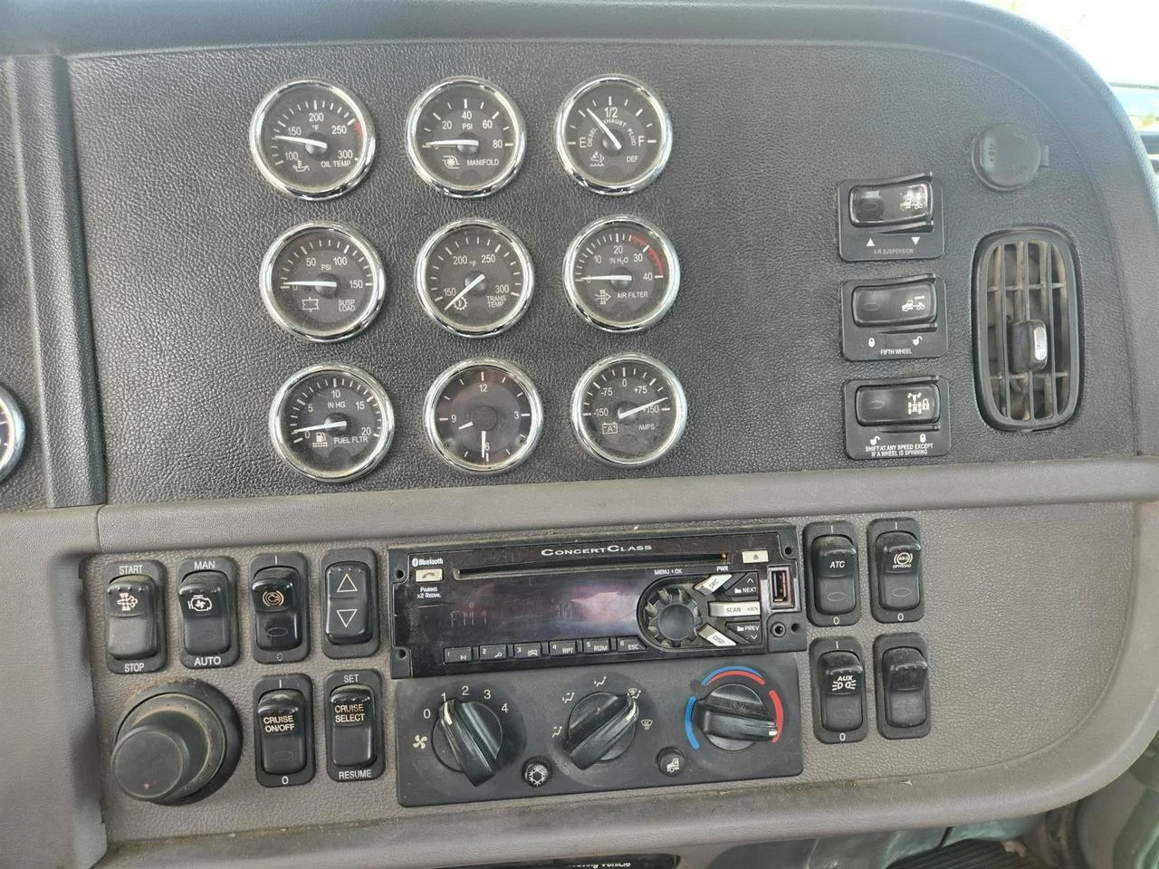 2021 Peterbilt 389 in Eau Claire, WI — photo 10