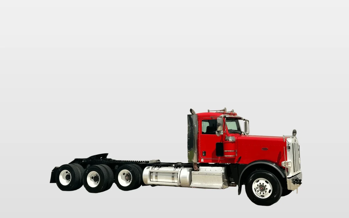 2017 Peterbilt 389 - image 1