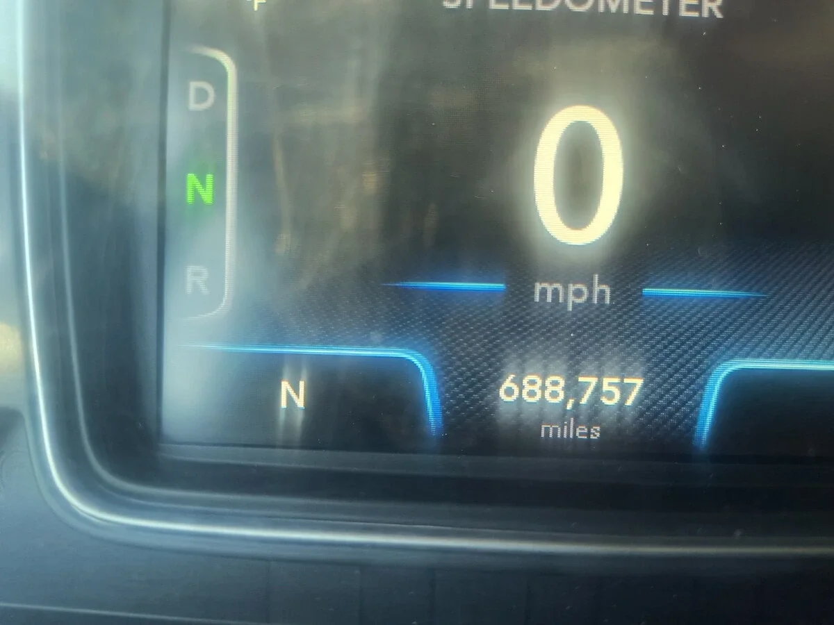 2018 International LT - image 3