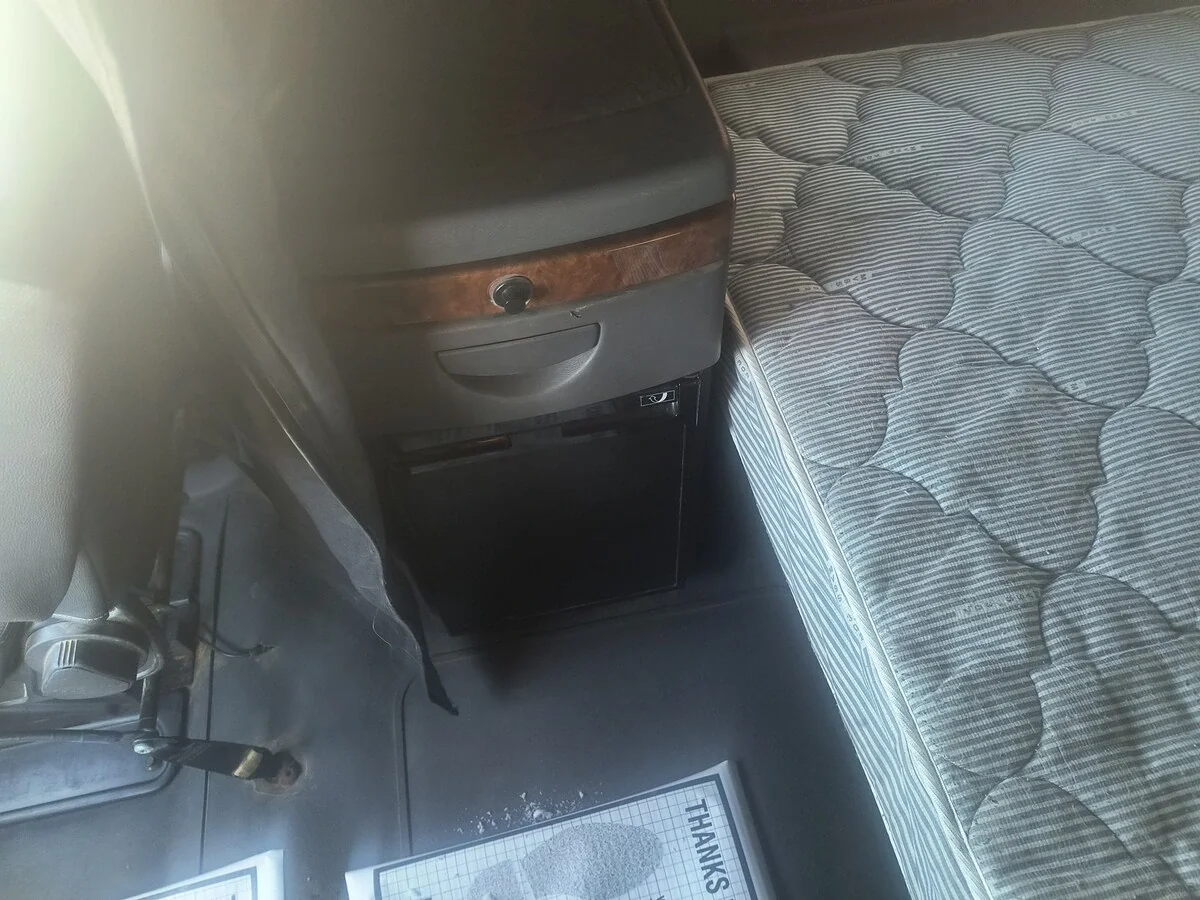 2018 International LT - image 4