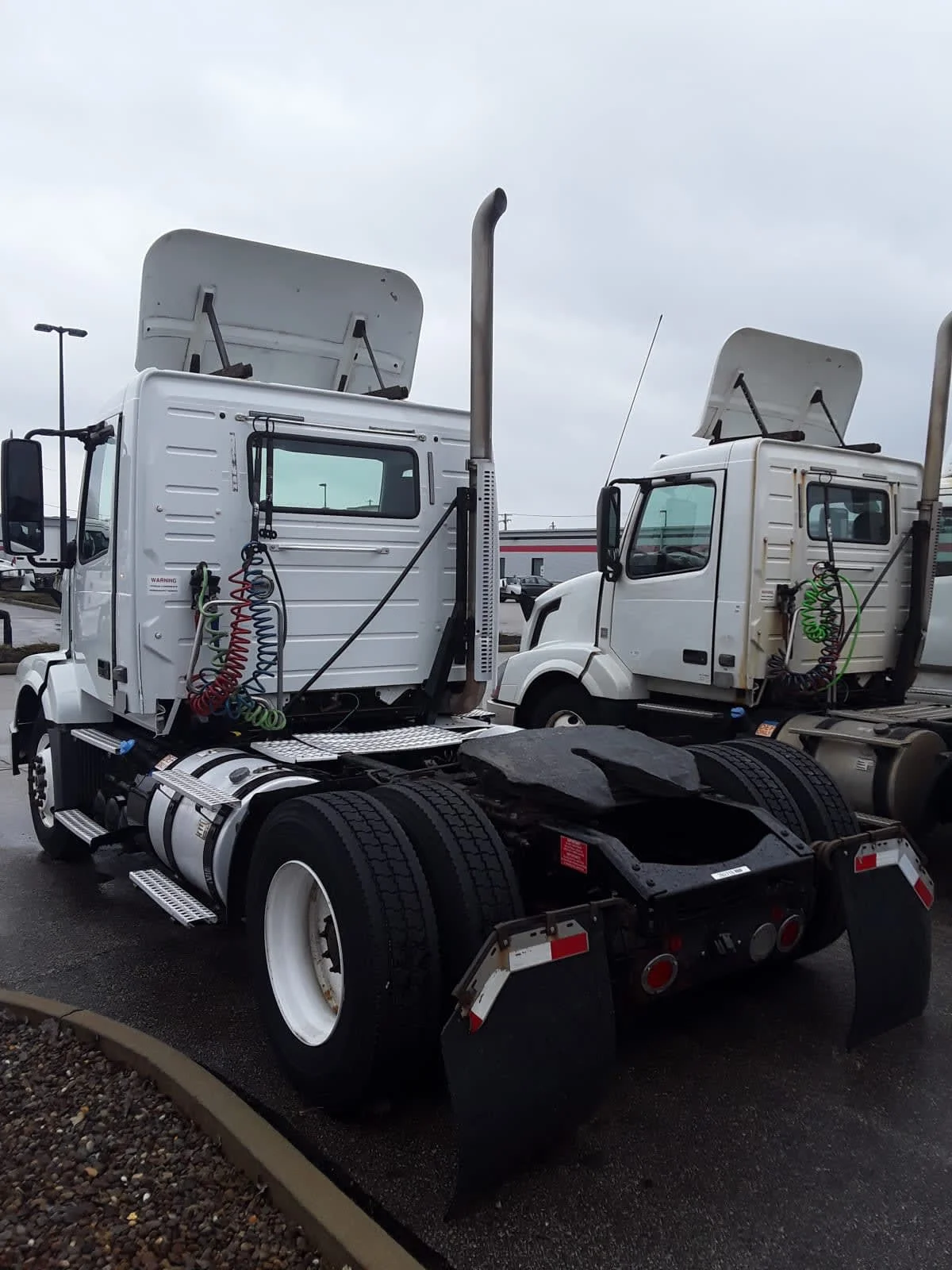 2016 Volvo VNL 860 in Cleveland, OH — photo 6