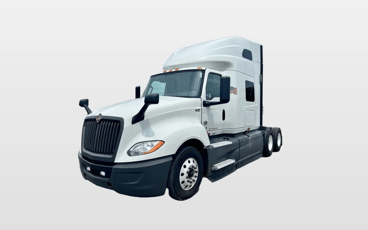 2021 International LT - image 1