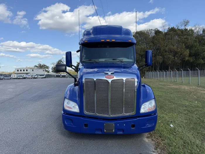 2022 Peterbilt 579 in Mobile, AL — photo 4