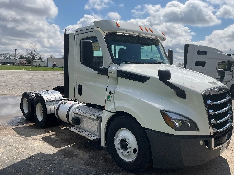 2021 Freightliner Cascadia in La Porte, IN