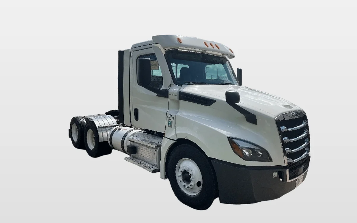 2021 Freightliner Cascadia - image 1