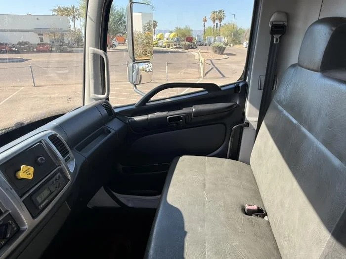 2018 Hino 268 — photo 15