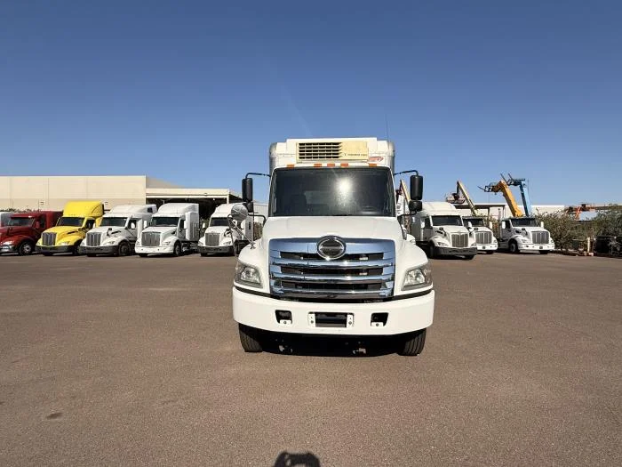 2018 Hino 268 — photo 10