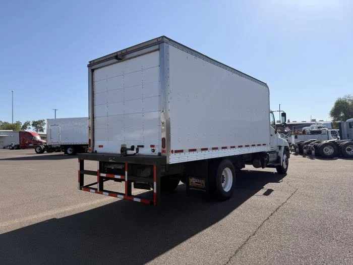 2018 Hino 268 — photo 7