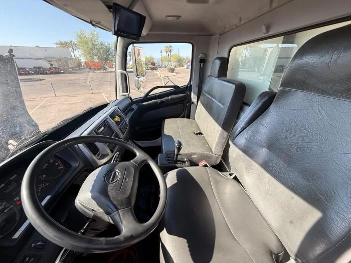 2018 Hino 268 — photo 16