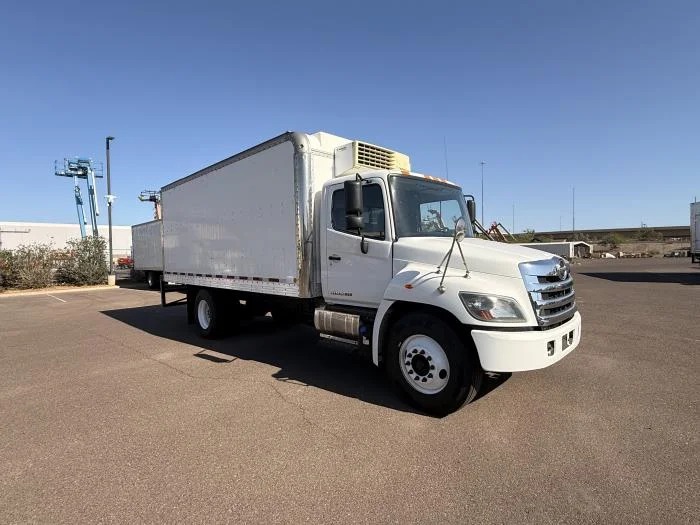2018 Hino 268 — photo 9