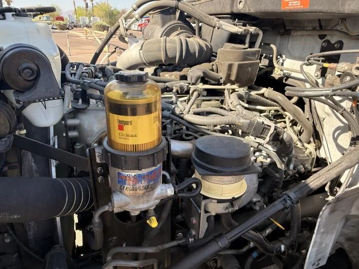 2018 Hino 268 — photo 11