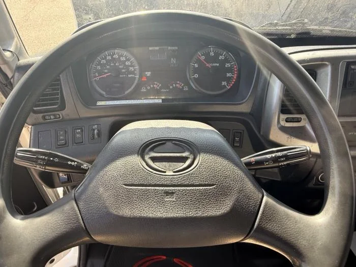 2018 Hino 268 — photo 13