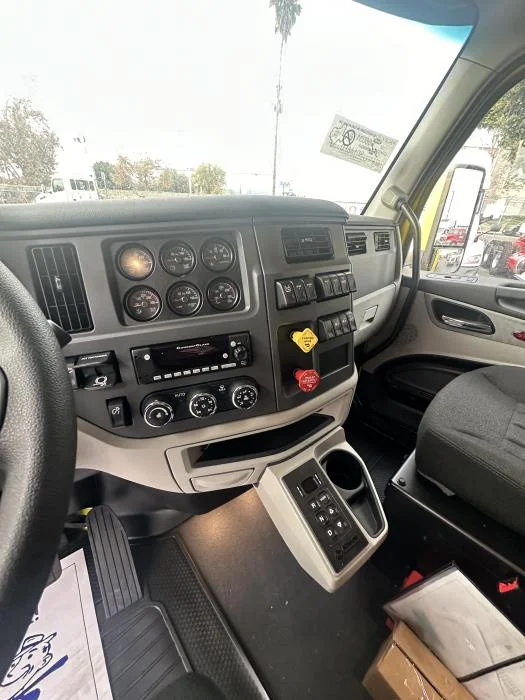 2024 Peterbilt 567 - image 15