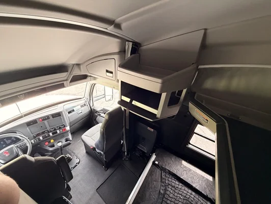 2023 Kenworth T680 in Kansas City, MO — photo 18