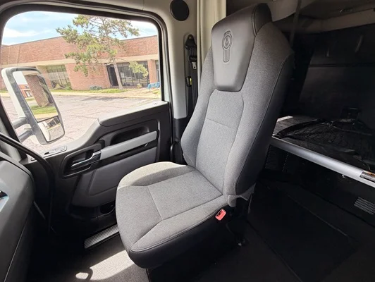 2023 Kenworth T680 in Kansas City, MO — photo 20