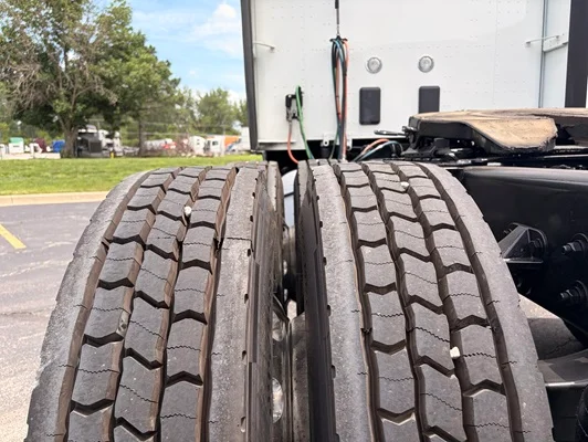 2023 Kenworth T680 in Kansas City, MO — photo 4