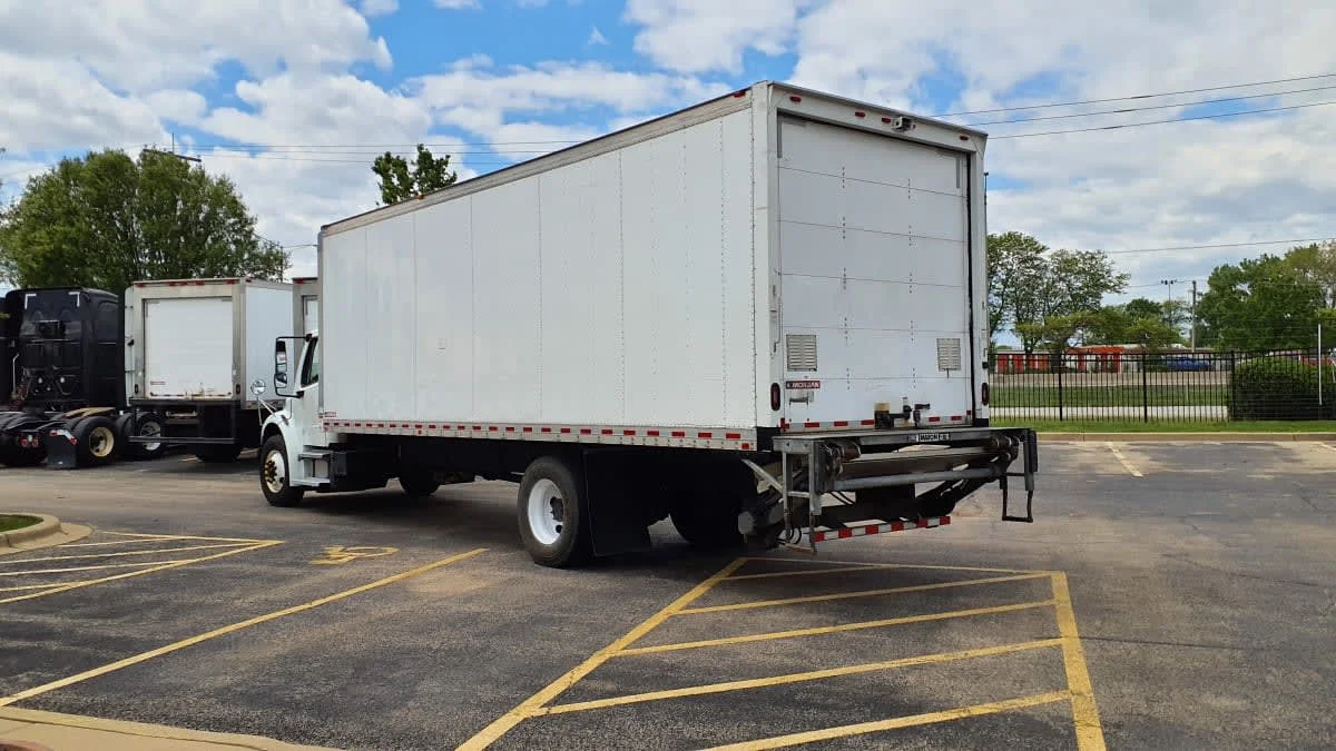 2019 Freightliner M2 106 in Bolingbrook, IL — photo 6