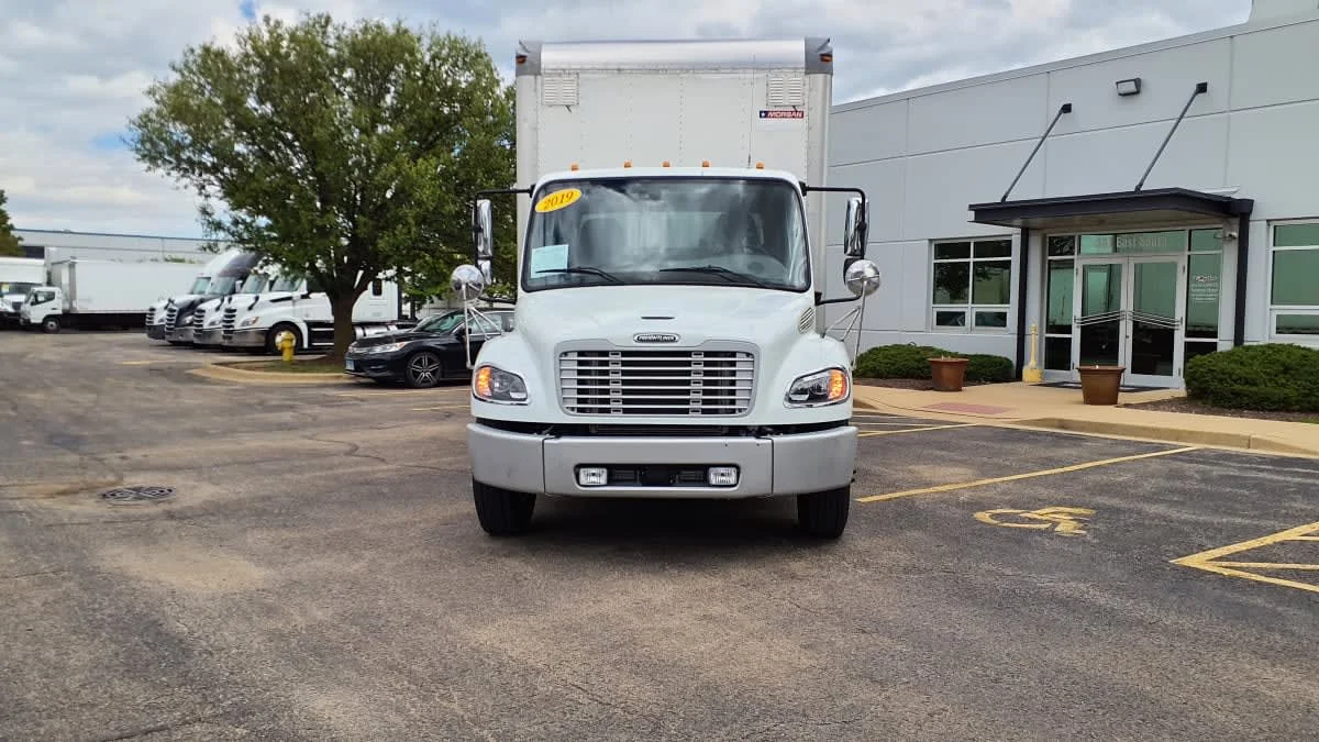 2019 Freightliner M2 106 in Bolingbrook, IL — photo 2