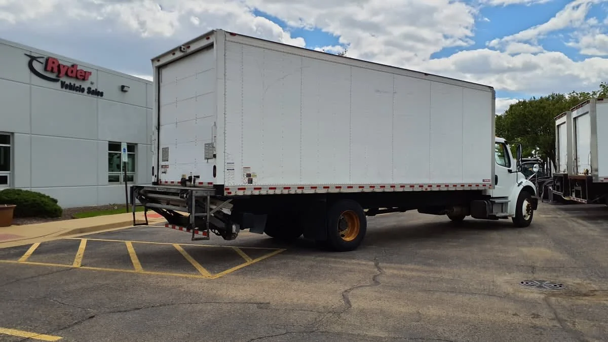 2019 Freightliner M2 106 in Bolingbrook, IL — photo 4