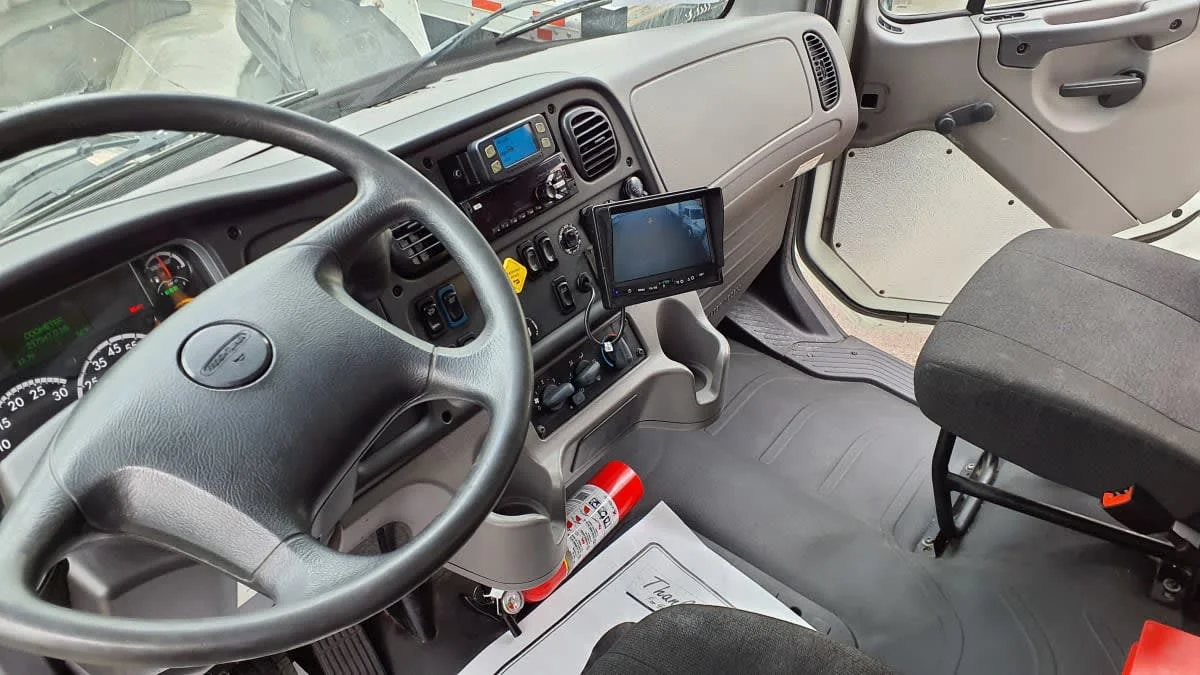 2019 Freightliner M2 106 in Bolingbrook, IL — photo 7