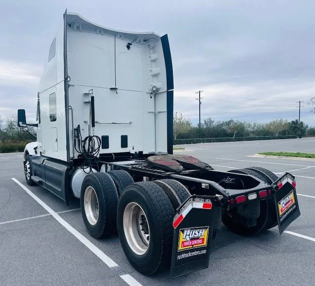 2021 Peterbilt 579 - image 8