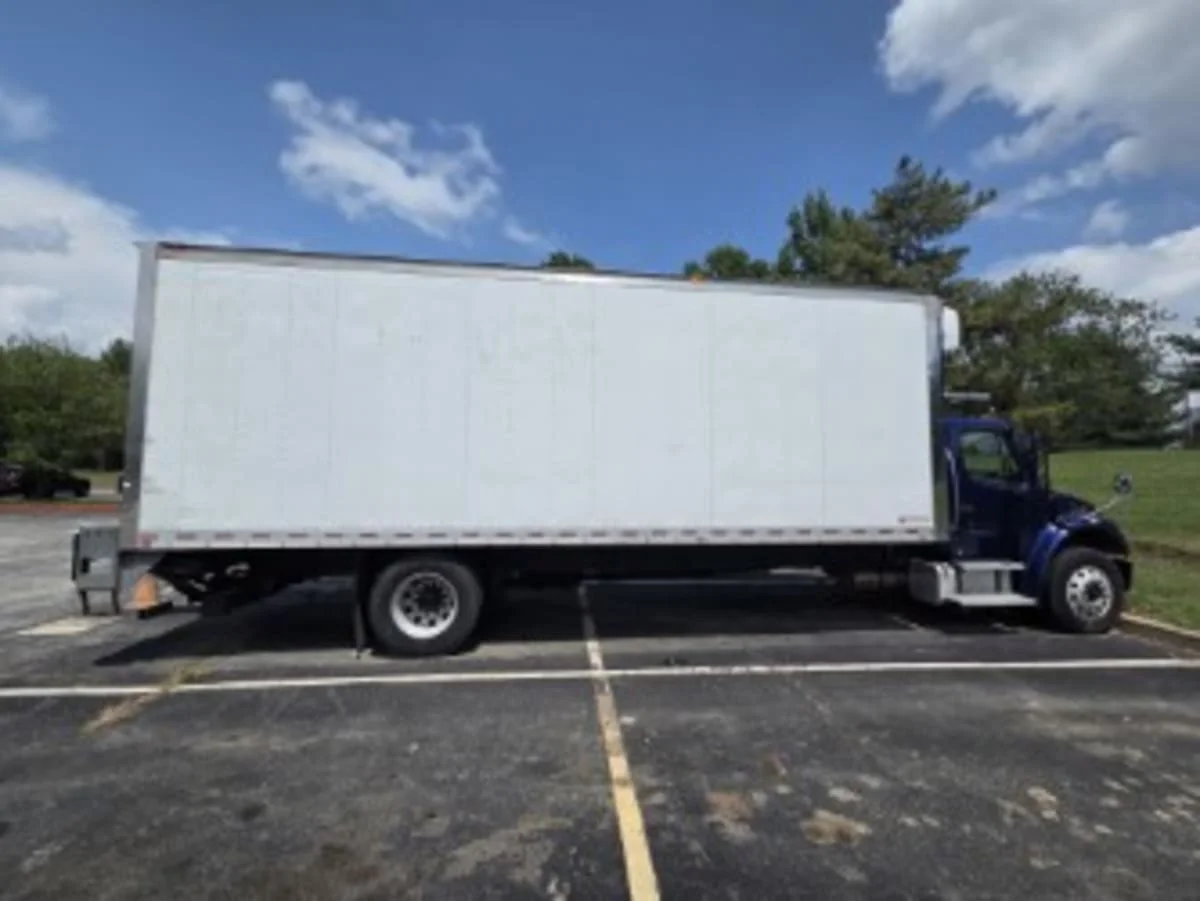 2019 Freightliner M2 106 in Beltsville, MD — photo 7
