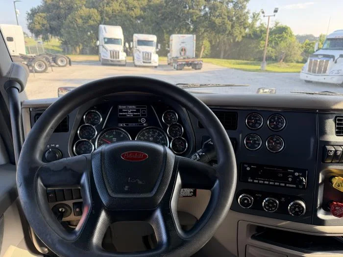 2022 Peterbilt 579 in Haines City, FL — photo 20