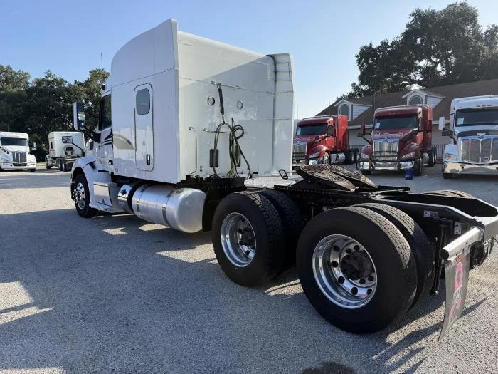 2022 Peterbilt 579 in Haines City, FL — photo 3