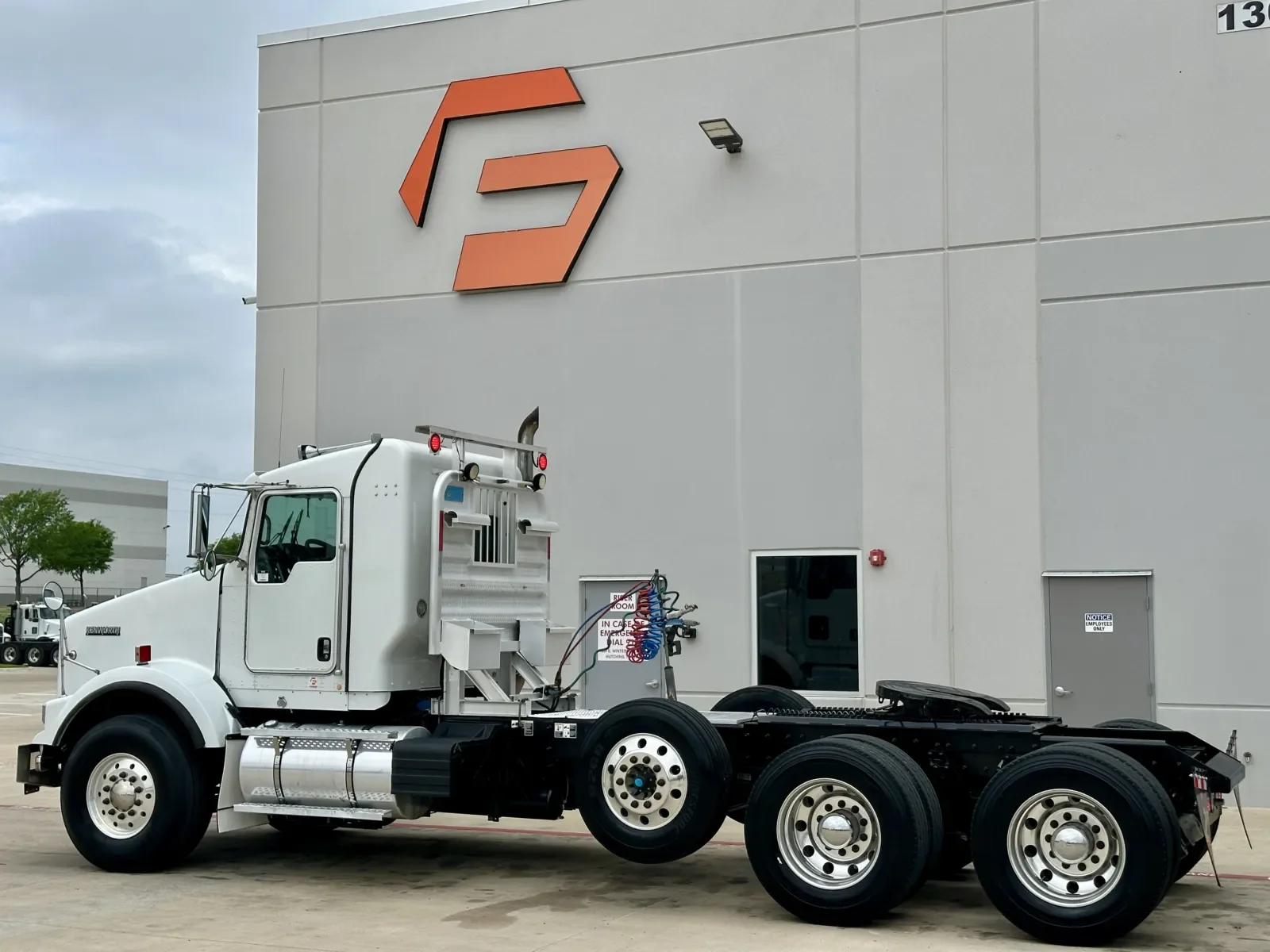 2014 Kenworth T800 in Hutchins, TX — photo 6