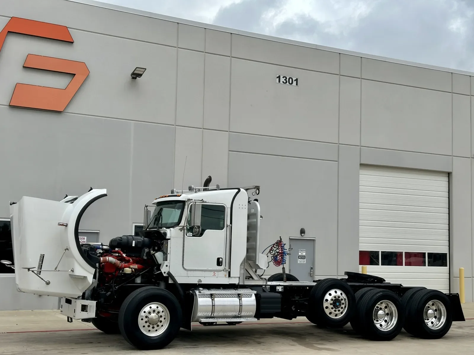 2014 Kenworth T800 - image 10