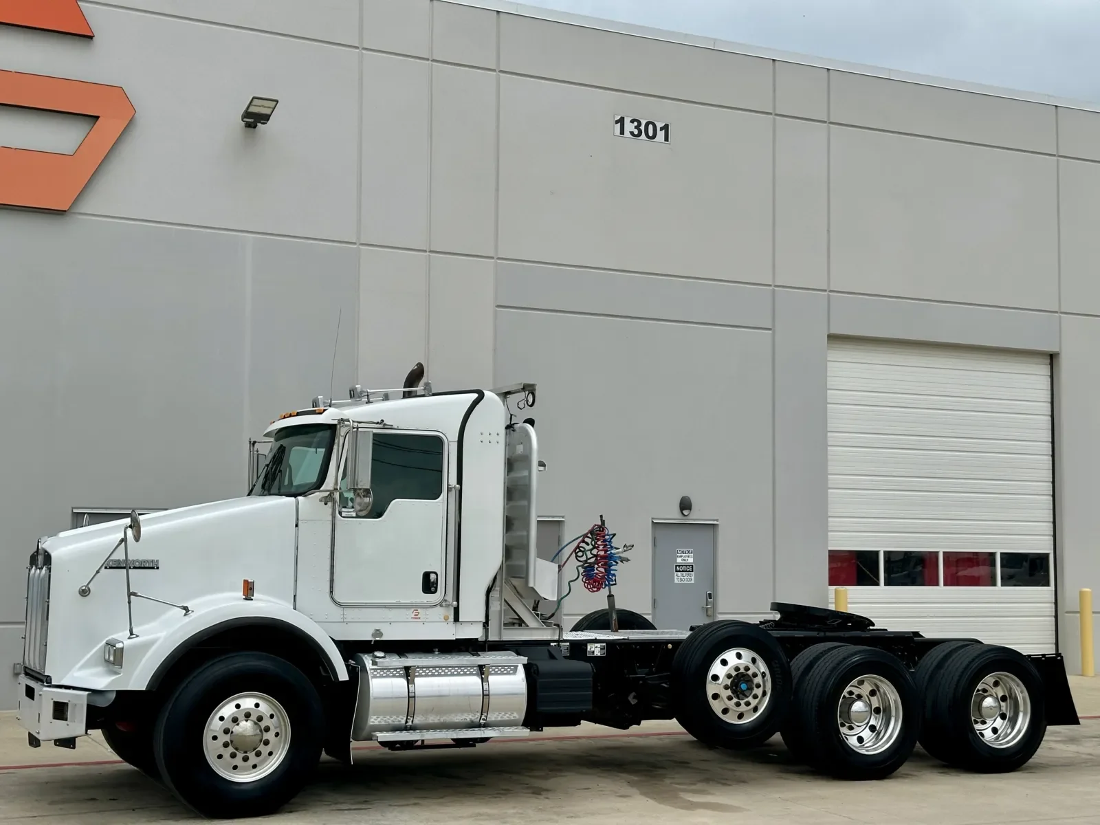 2014 Kenworth T800 in Hutchins, TX — photo 2