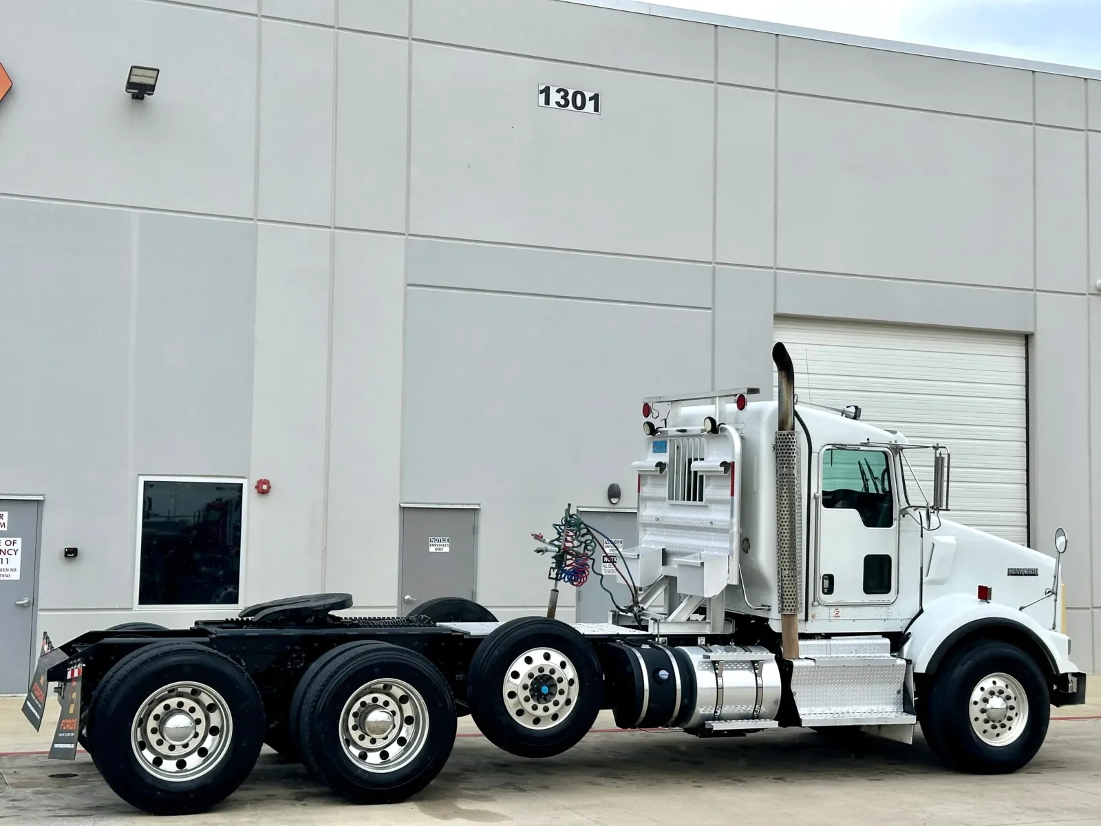 2014 Kenworth T800 - image 5