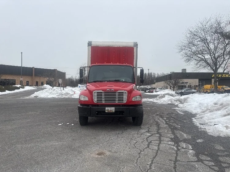 2019 Freightliner M2 106 in Baltimore, MD — photo 2