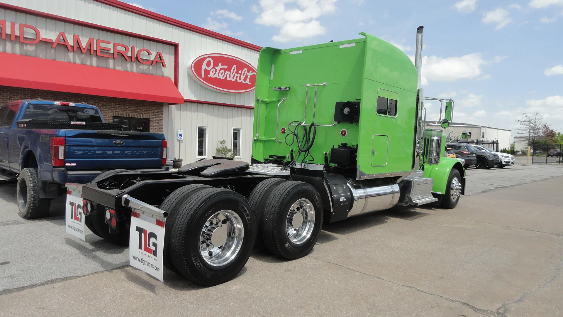 2017 Peterbilt 389 in Sikeston, MO — photo 4