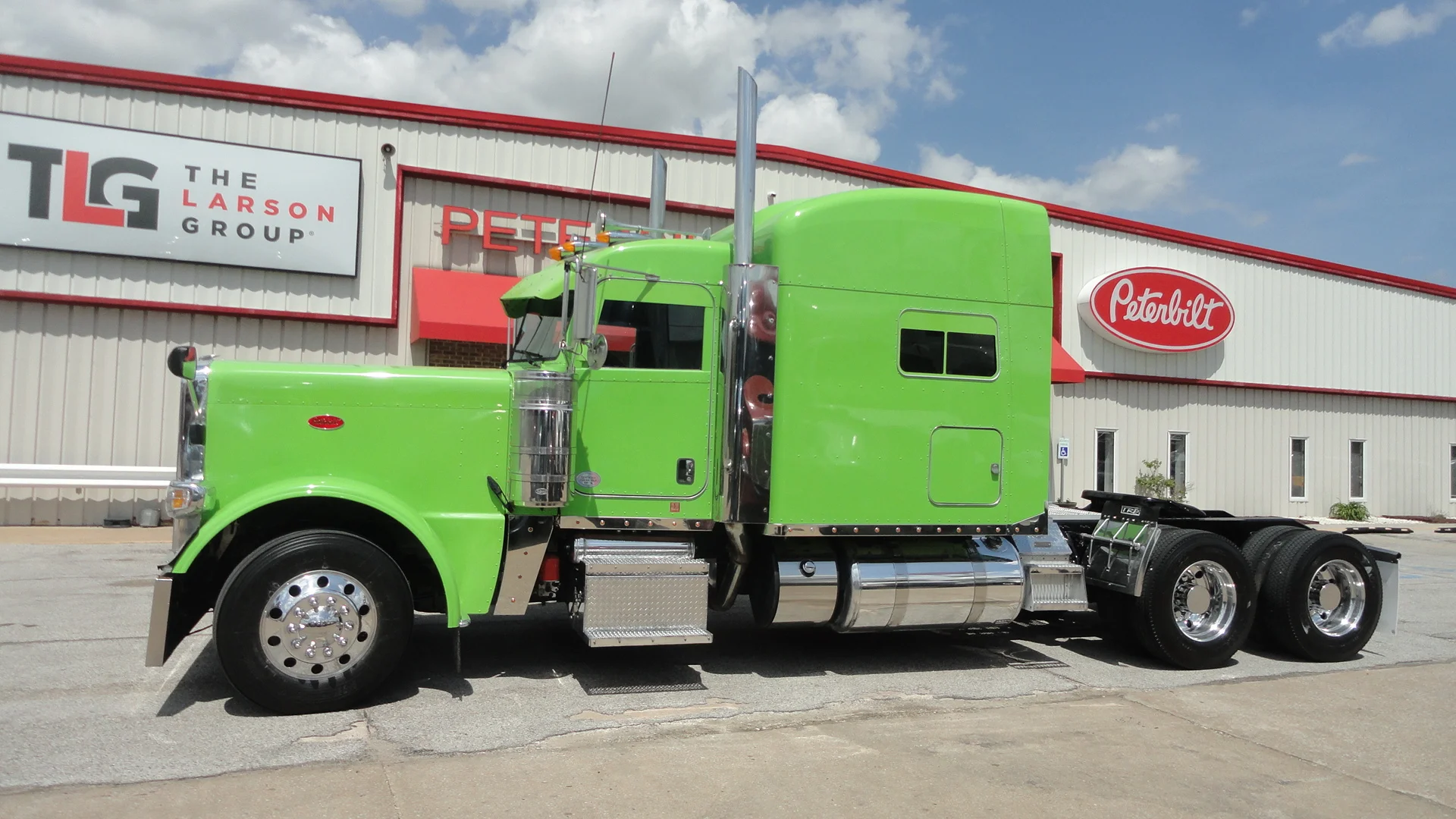 2017 Peterbilt 389 in Sikeston, MO