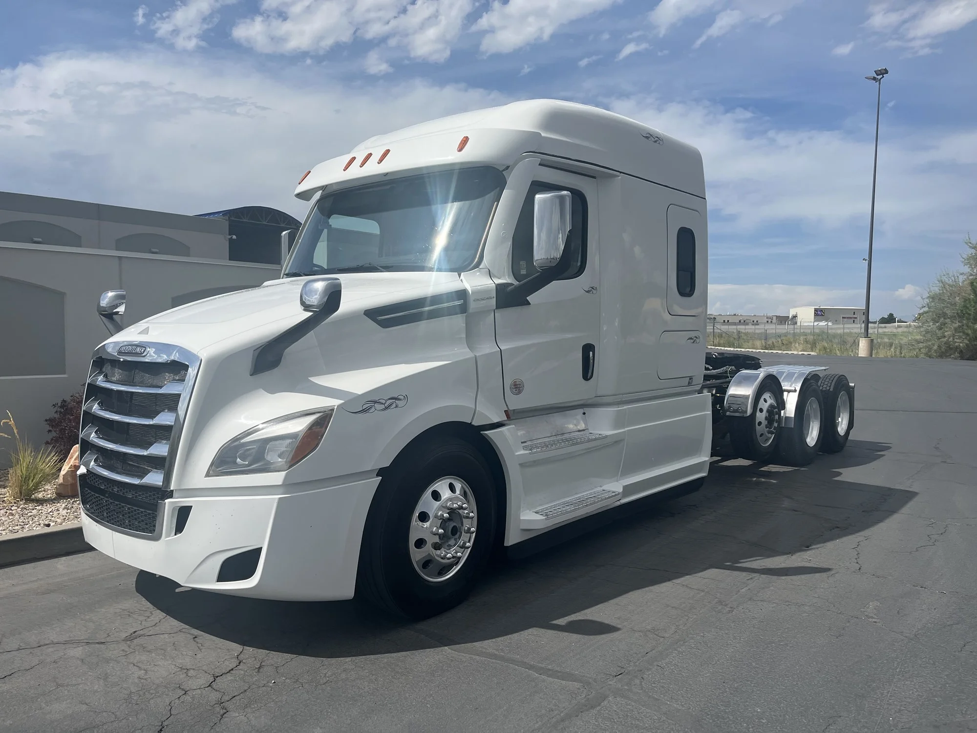 2023 Freightliner Cascadia in Salina, UT — photo 2