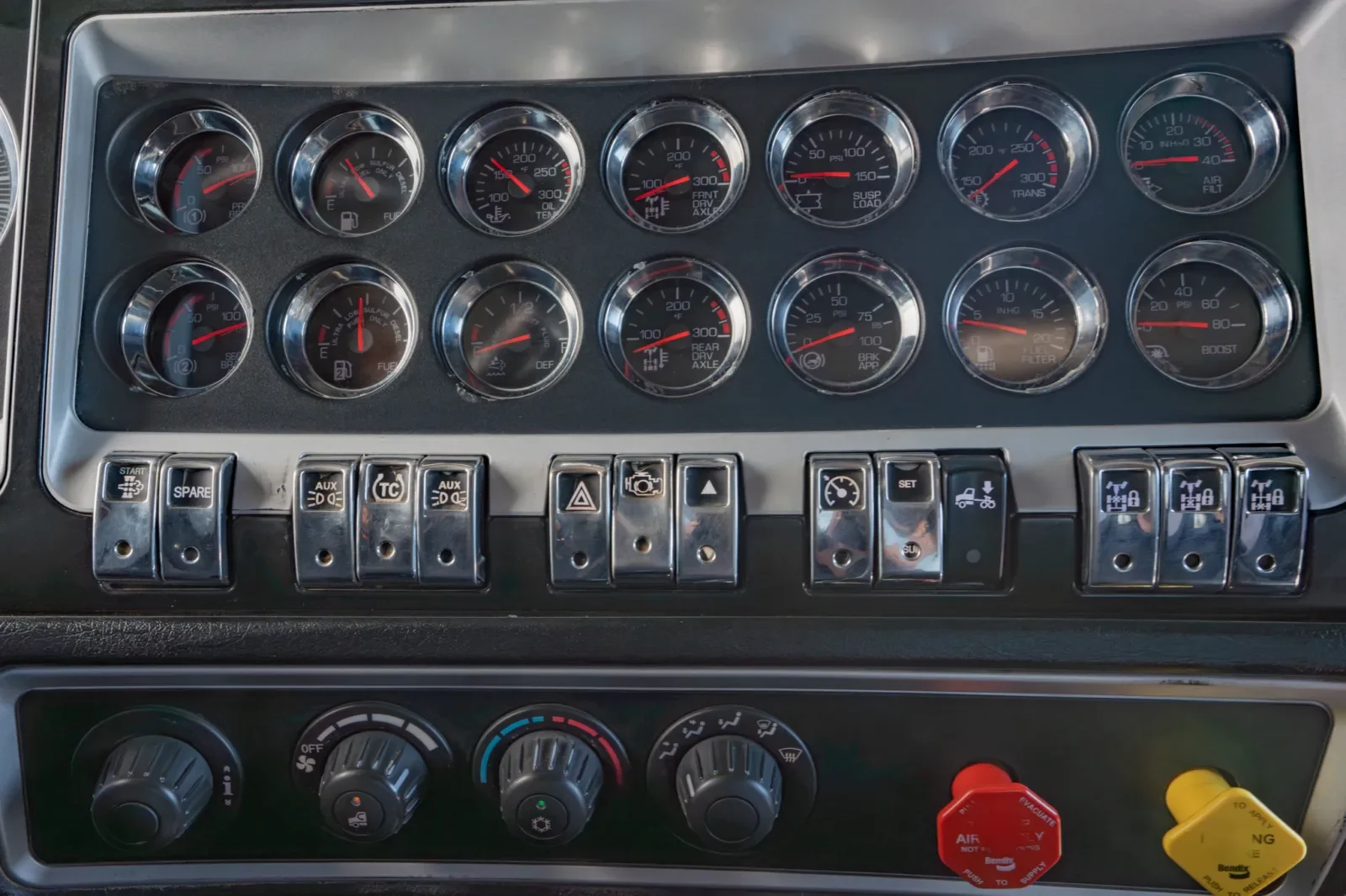 2020 Kenworth W900 - image 17