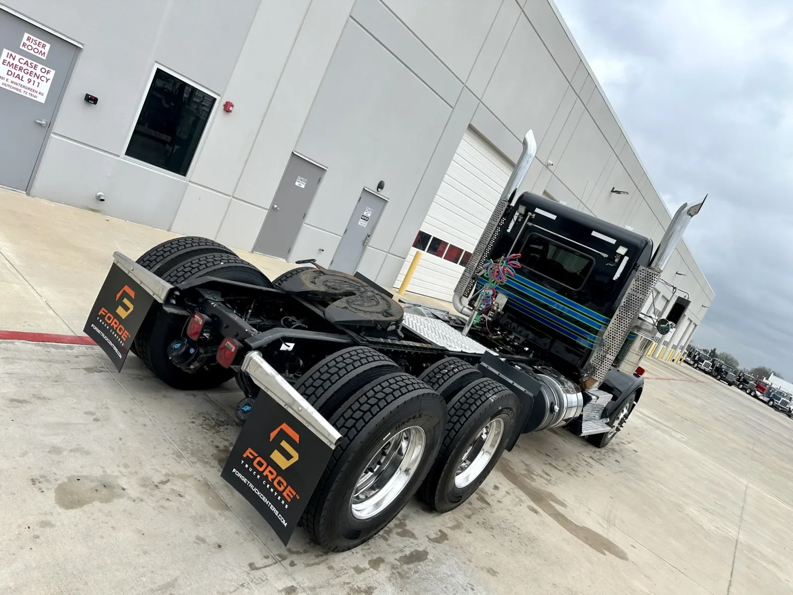 2020 Kenworth W900 - image 11