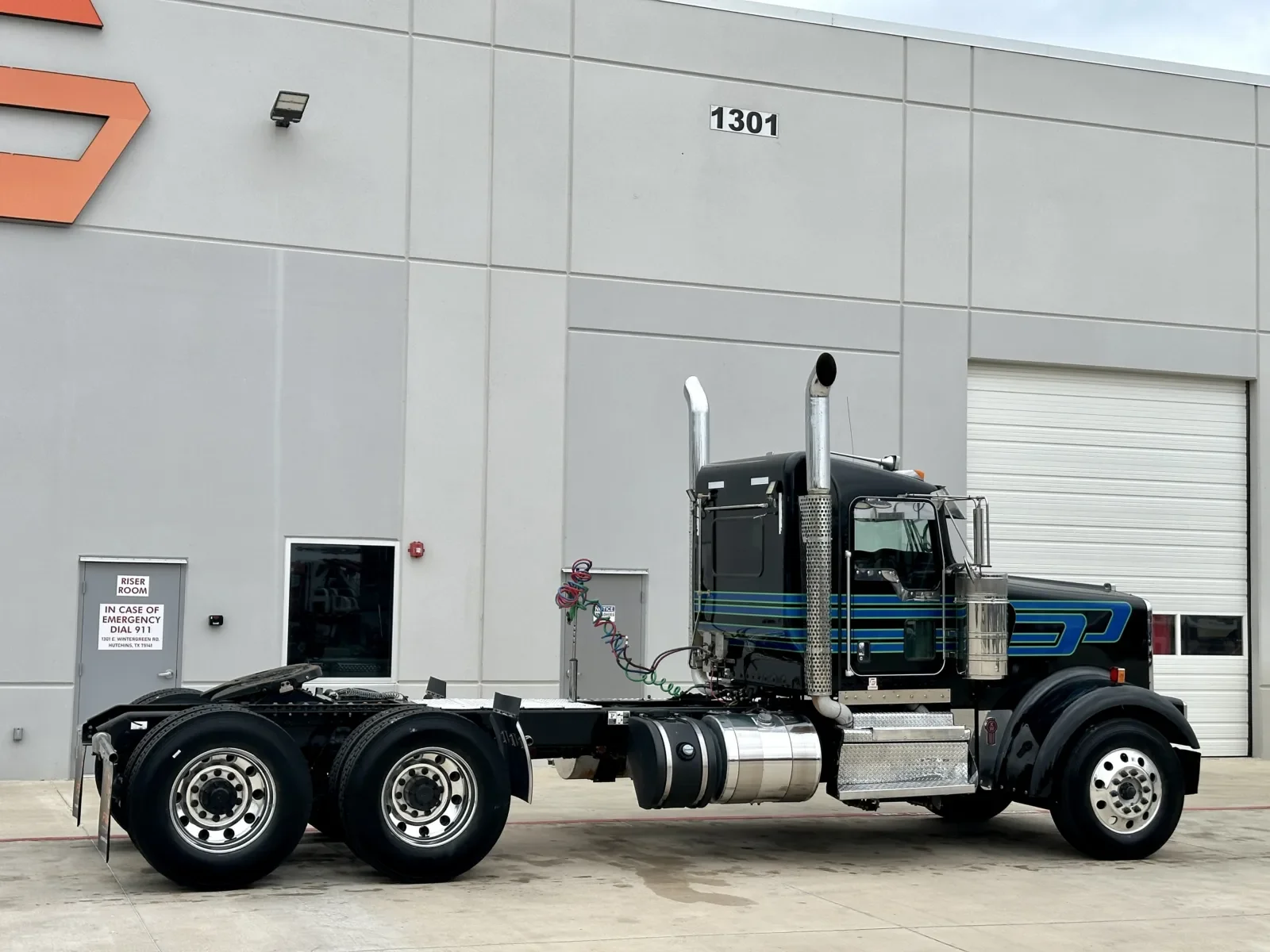 2020 Kenworth W900 - image 5