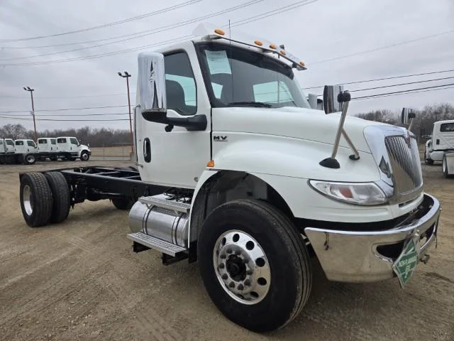 2022 International MV - image 4