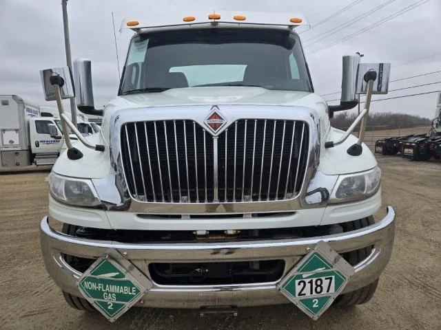 2022 International MV - image 3