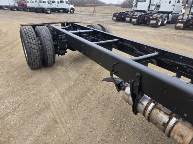 2022 International MV - image 14