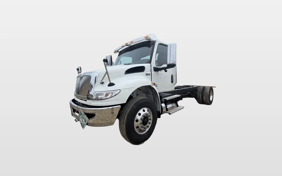 2022 International MV - image 1