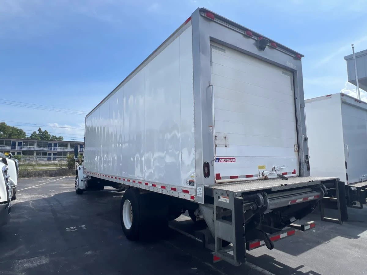 2018 Freightliner M2 106 in Tampa, FL — photo 6