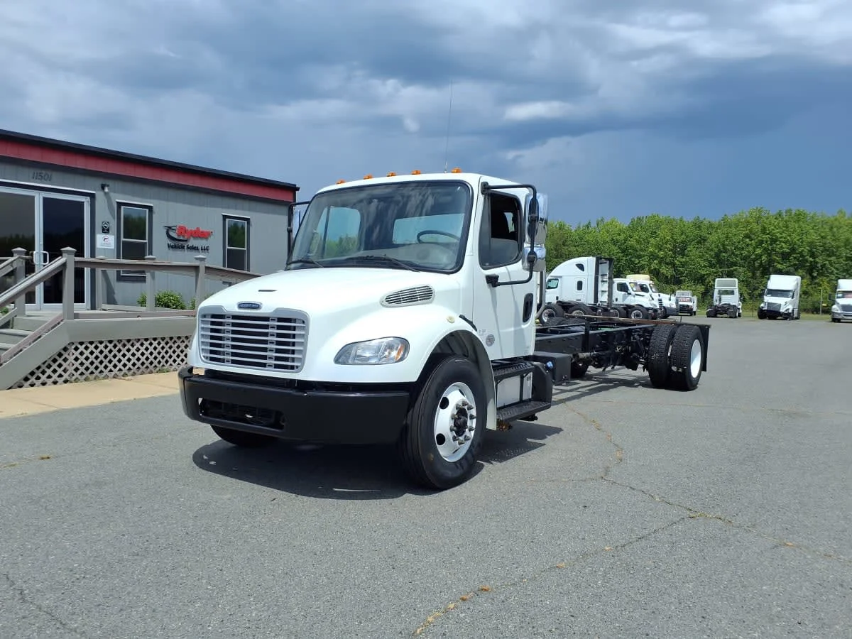 2020 Freightliner M2 106