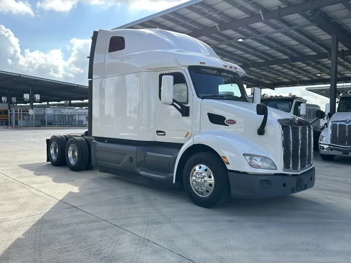 2021 Peterbilt 579 - image 8