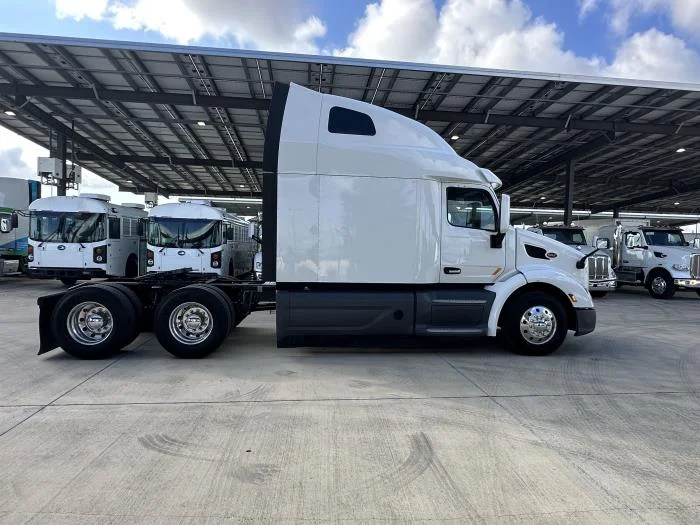 2021 Peterbilt 579 - image 7